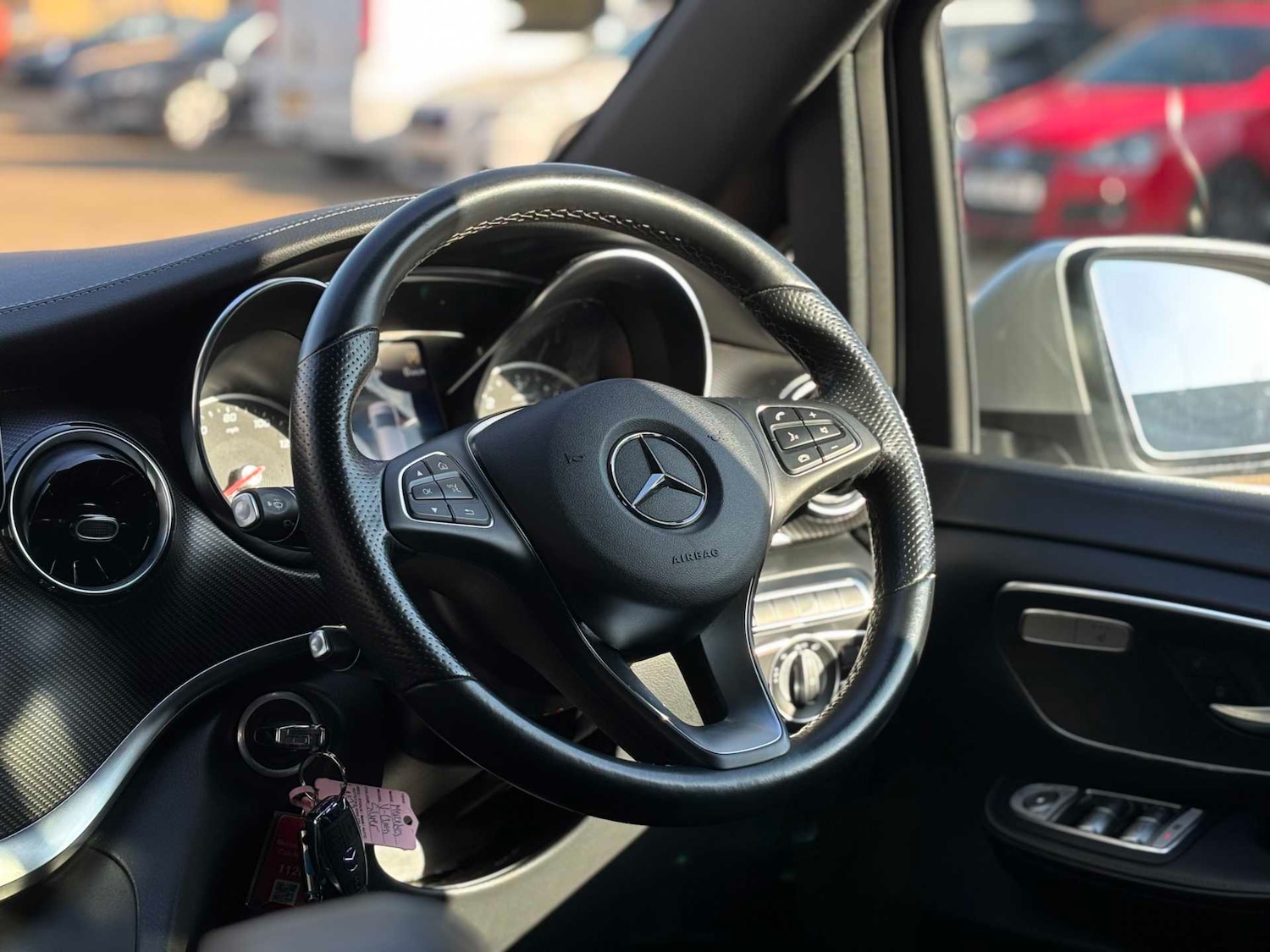 Used Mercedes-Benz V-Class 2023 for sale - 77601424: Photo 20