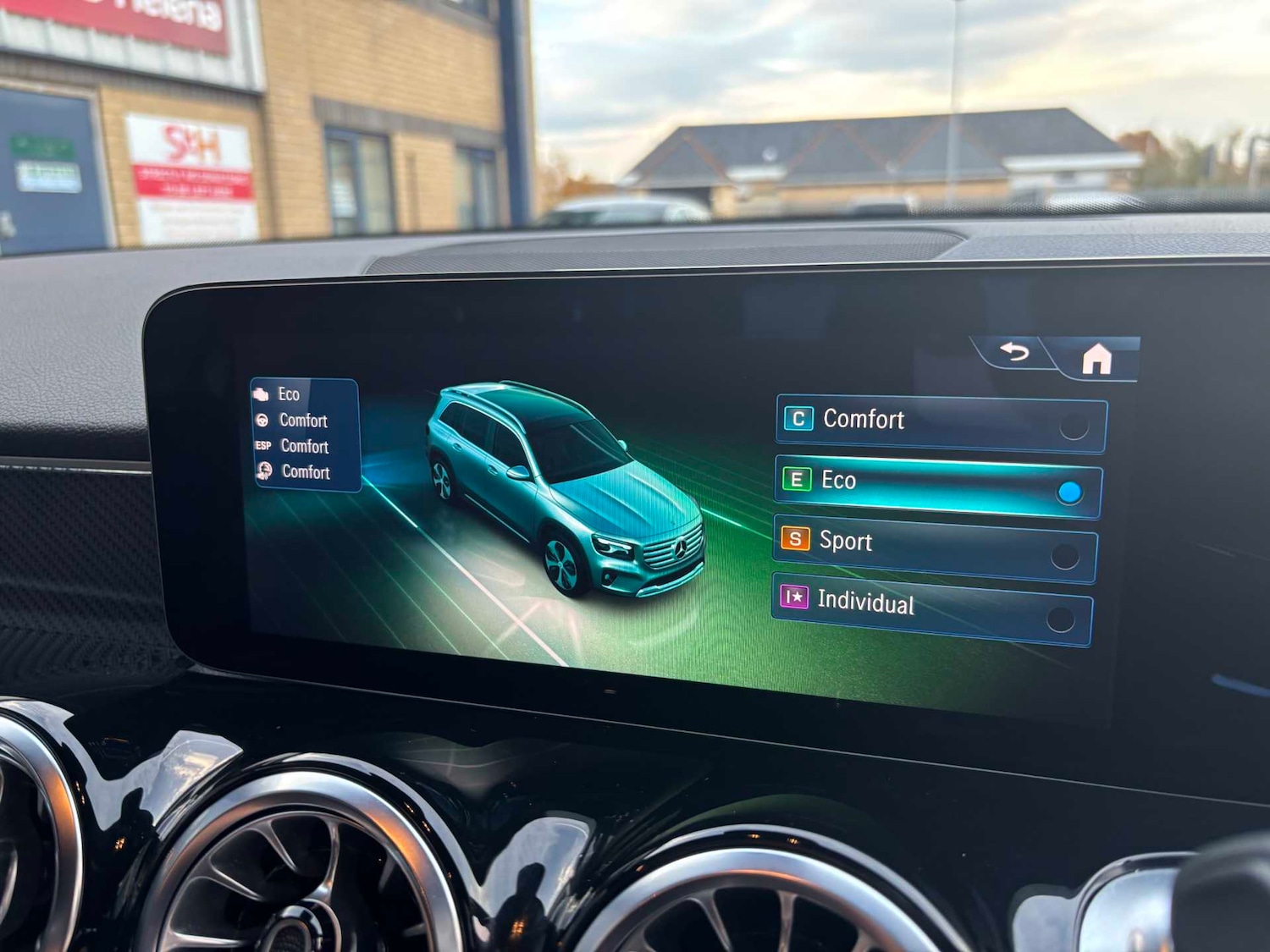 Used Mercedes-Benz GLB 2024 for sale - 76475812: Photo 33