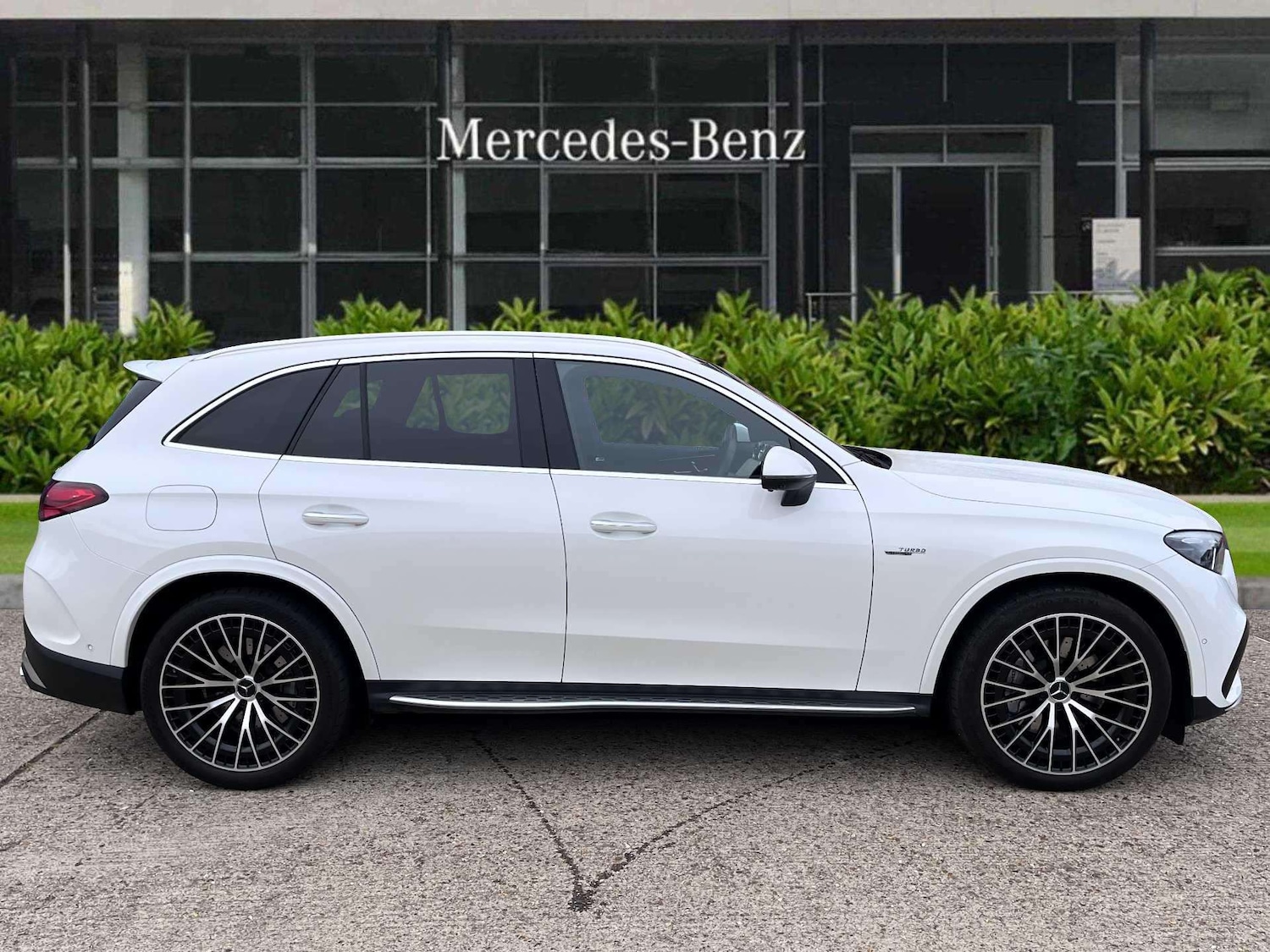 Used Mercedes-Benz GLC 2024 for sale - 76141776: Photo 2