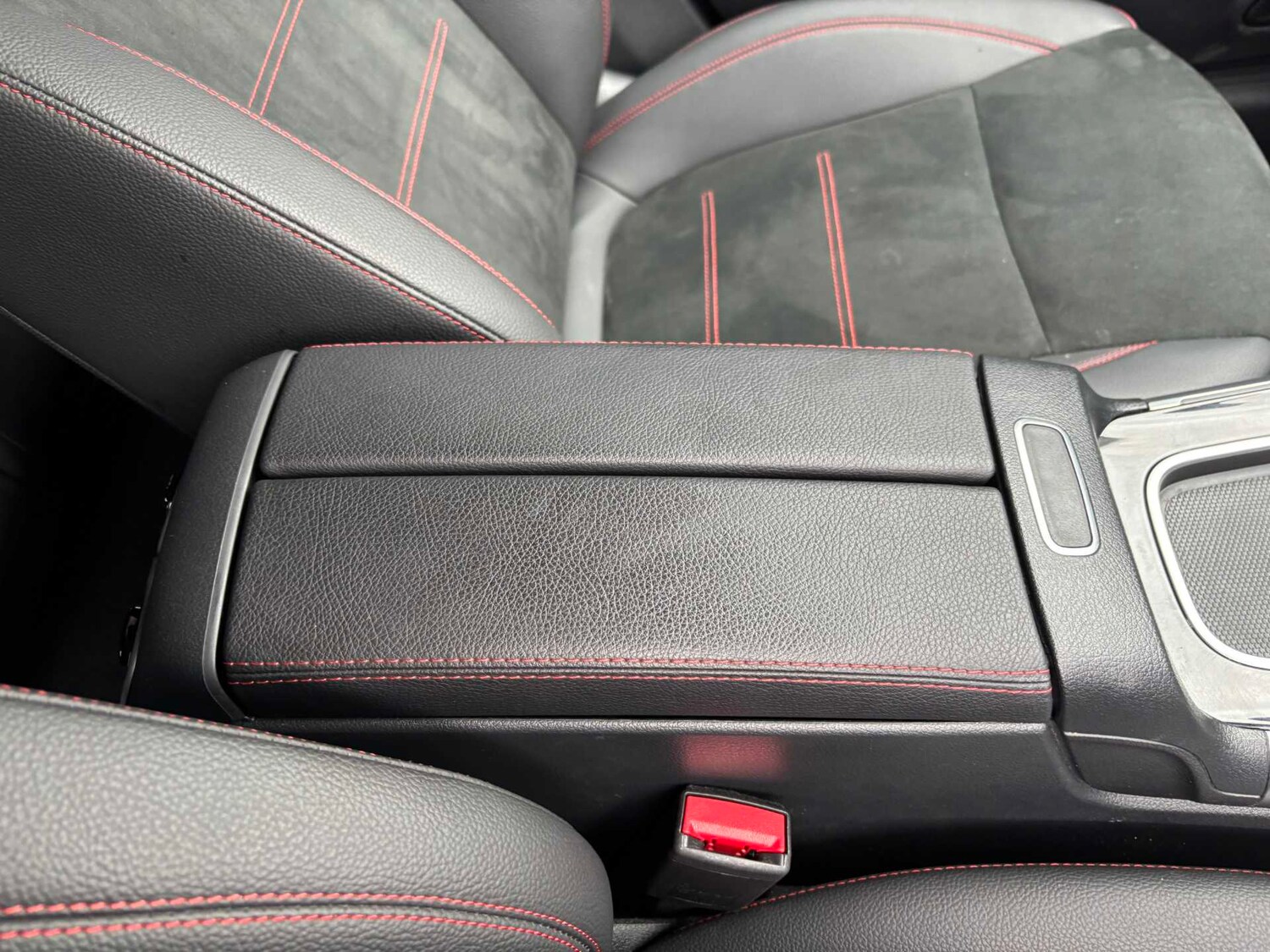 Used Mercedes-Benz GLB 2025 for sale - 78089578: Photo 32