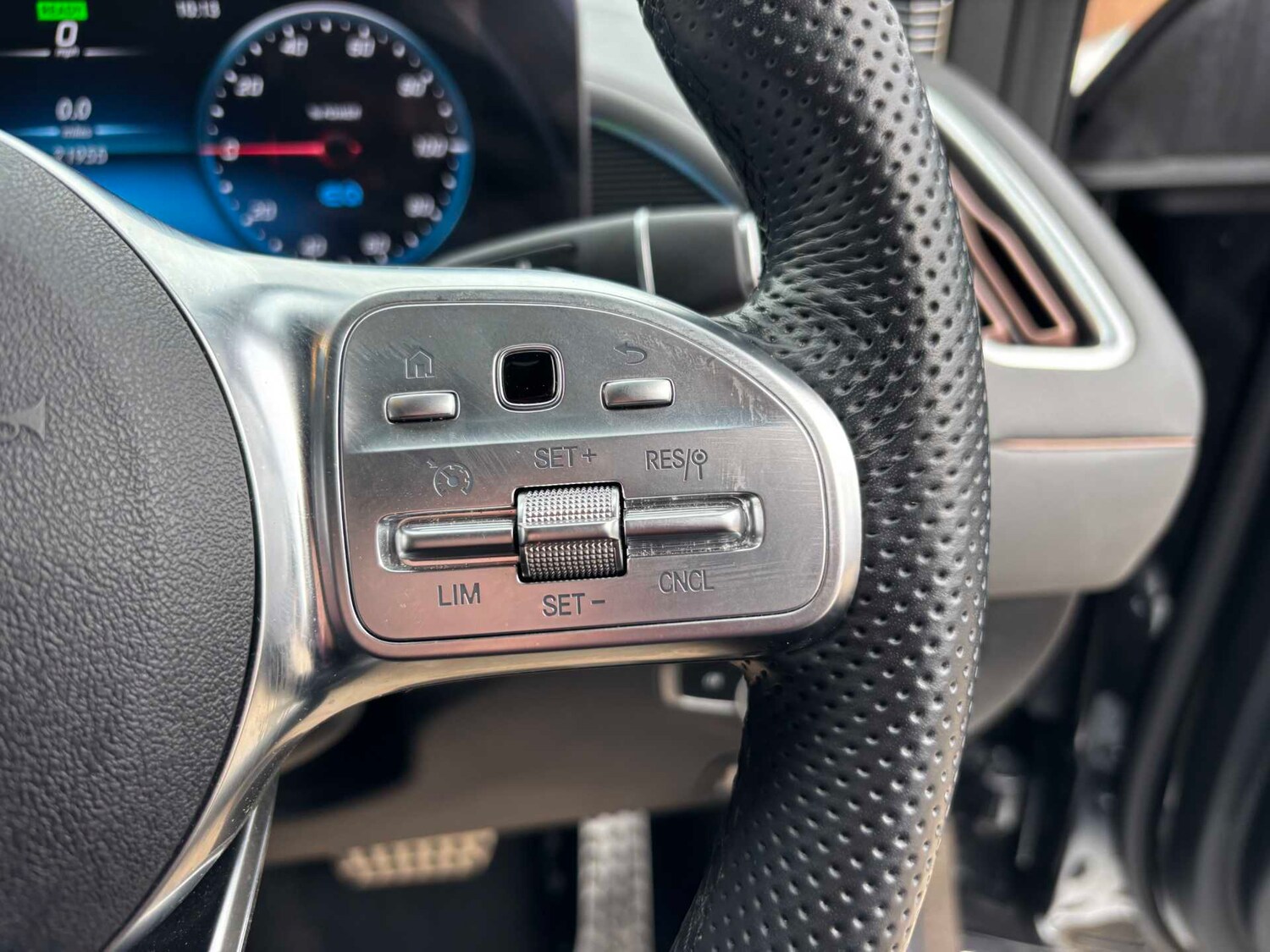 Used Mercedes-Benz EQC 2023 for sale - 78076736: Photo 16