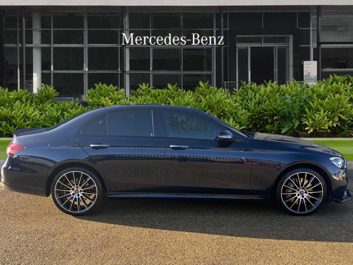 Used Mercedes-Benz E Class 2022 for sale - 76774197: Photo 2