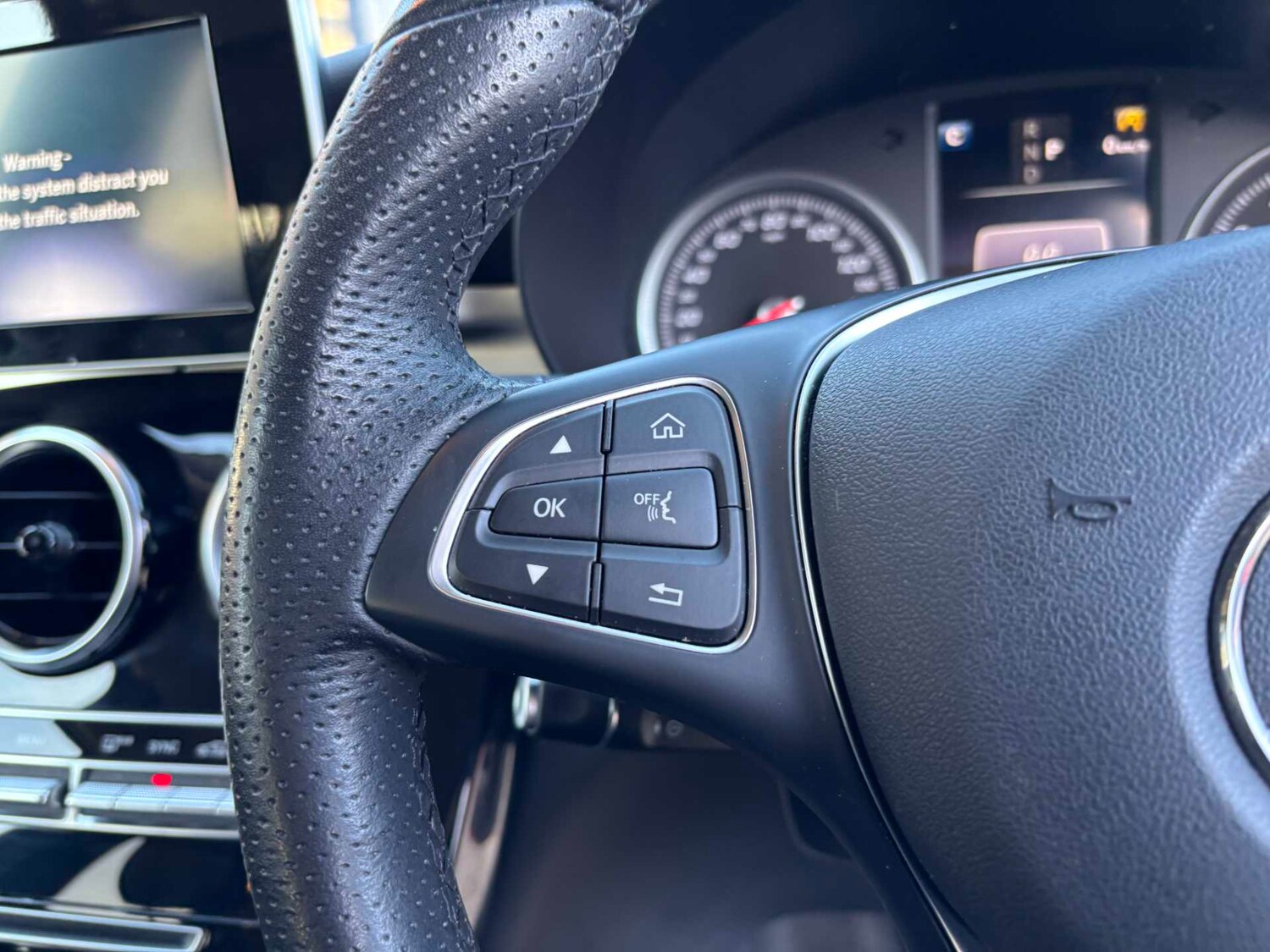 Used Mercedes-Benz GLC 2019 for sale - 76487991: Photo 22