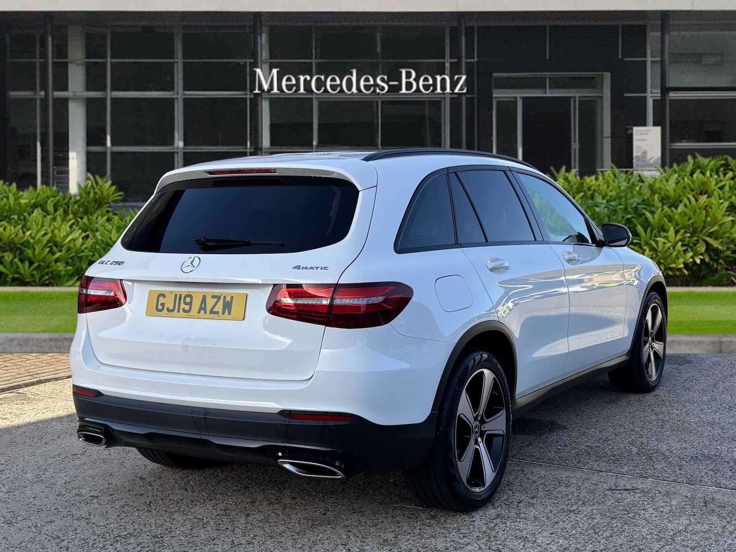 Used Mercedes-Benz GLC 2019 for sale - 76487991: Photo 3