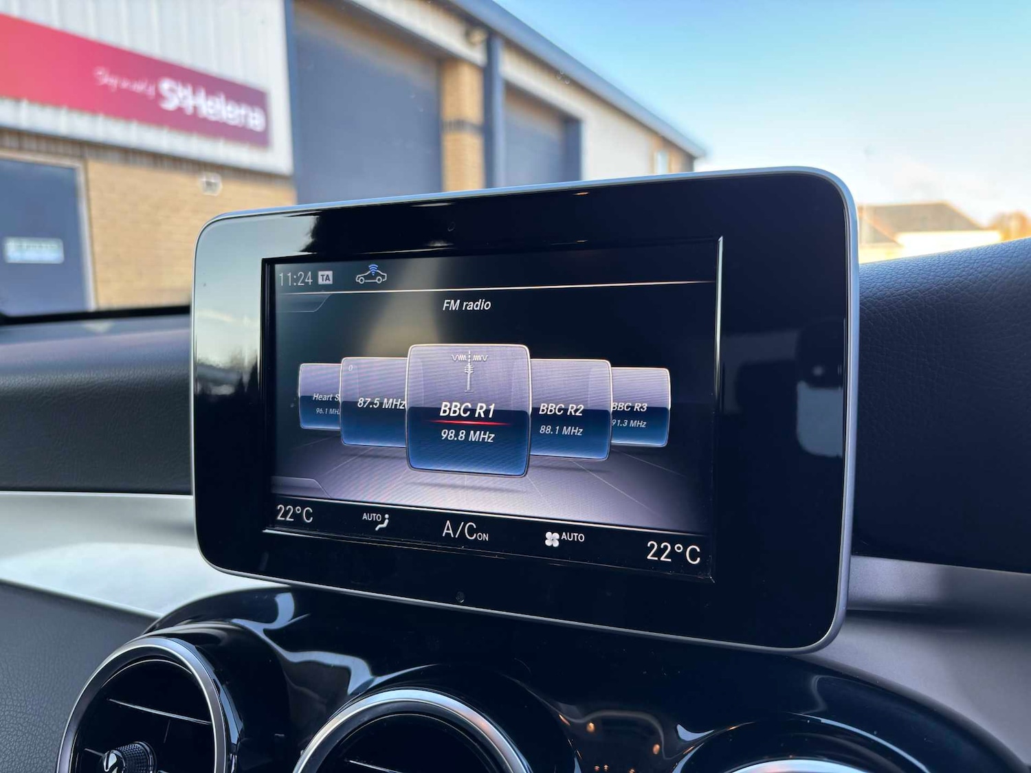 Used Mercedes-Benz GLC 2019 for sale - 76487991: Photo 32