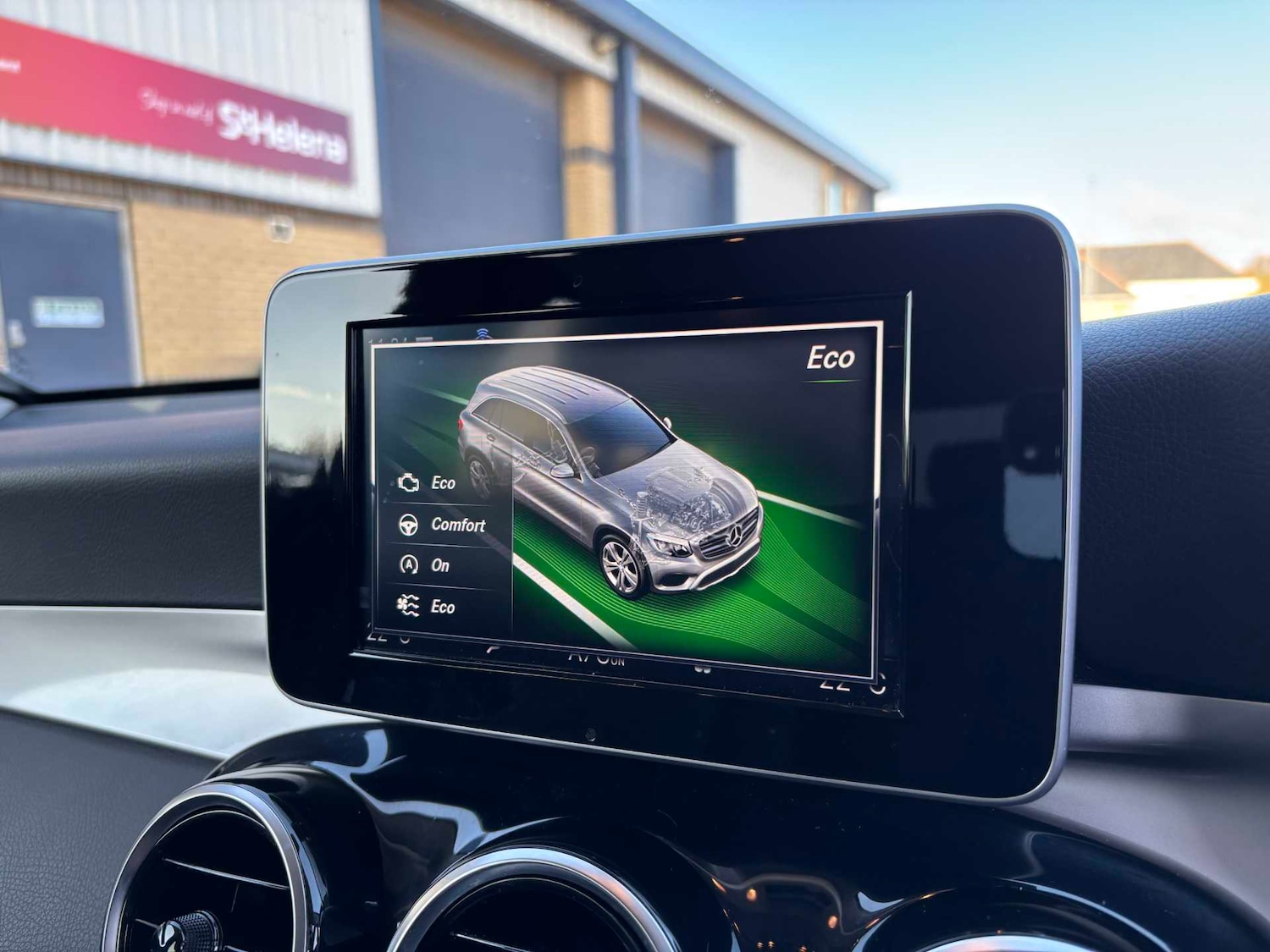 Used Mercedes-Benz GLC 2019 for sale - 76487991: Photo 33