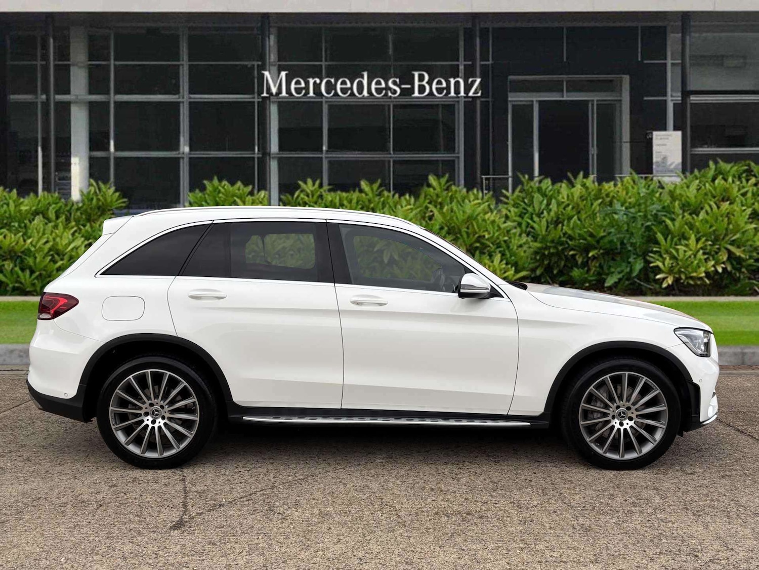 Used Mercedes-Benz GLC 2019 for sale - 76475840: Photo 2