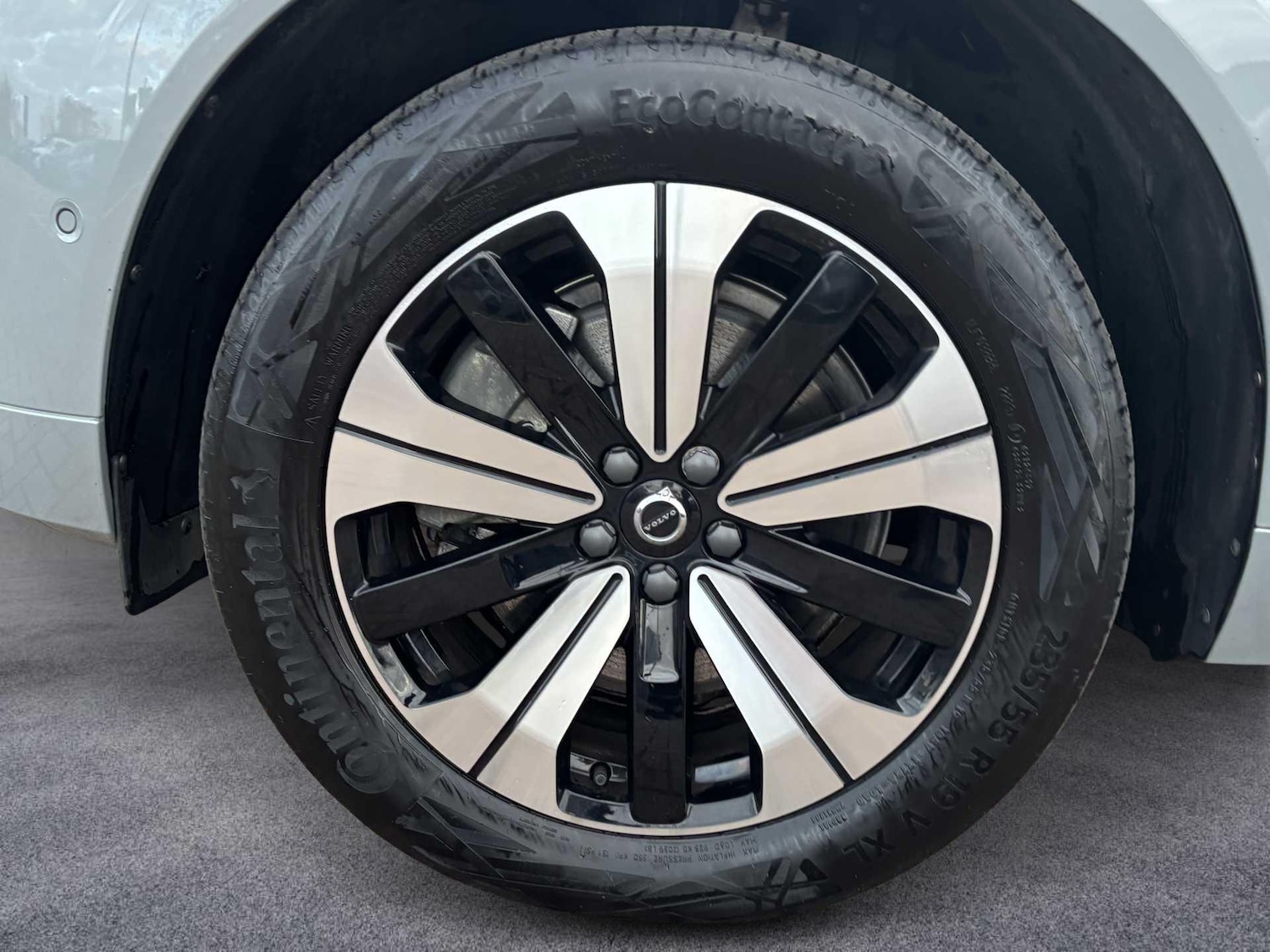 Used Volvo XC60 2023 for sale - 77443641: Photo 10