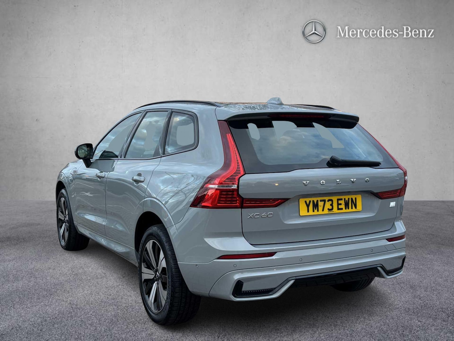 Used Volvo XC60 2023 for sale - 77443641: Photo 2