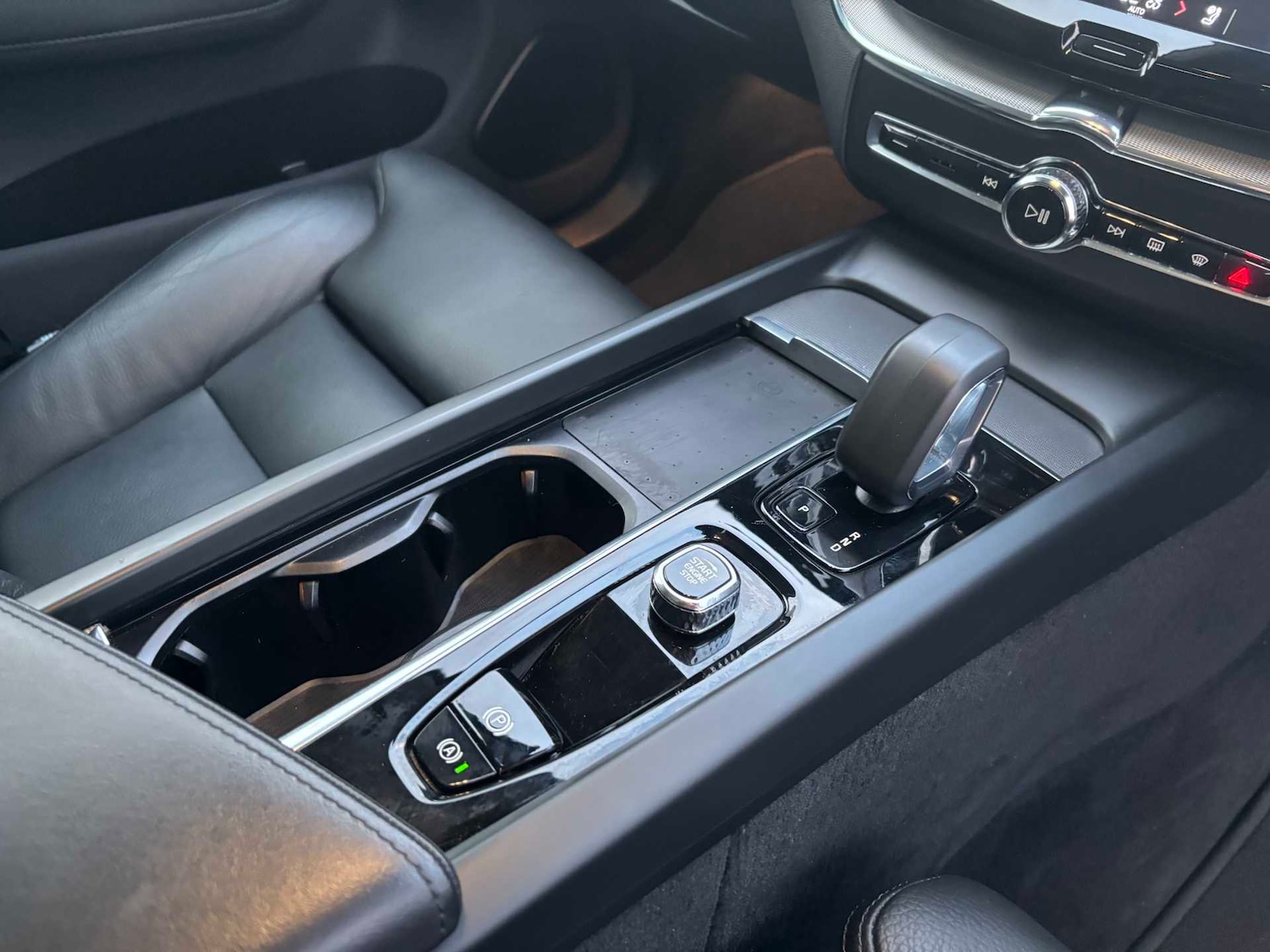 Used Volvo XC60 2023 for sale - 77443641: Photo 25