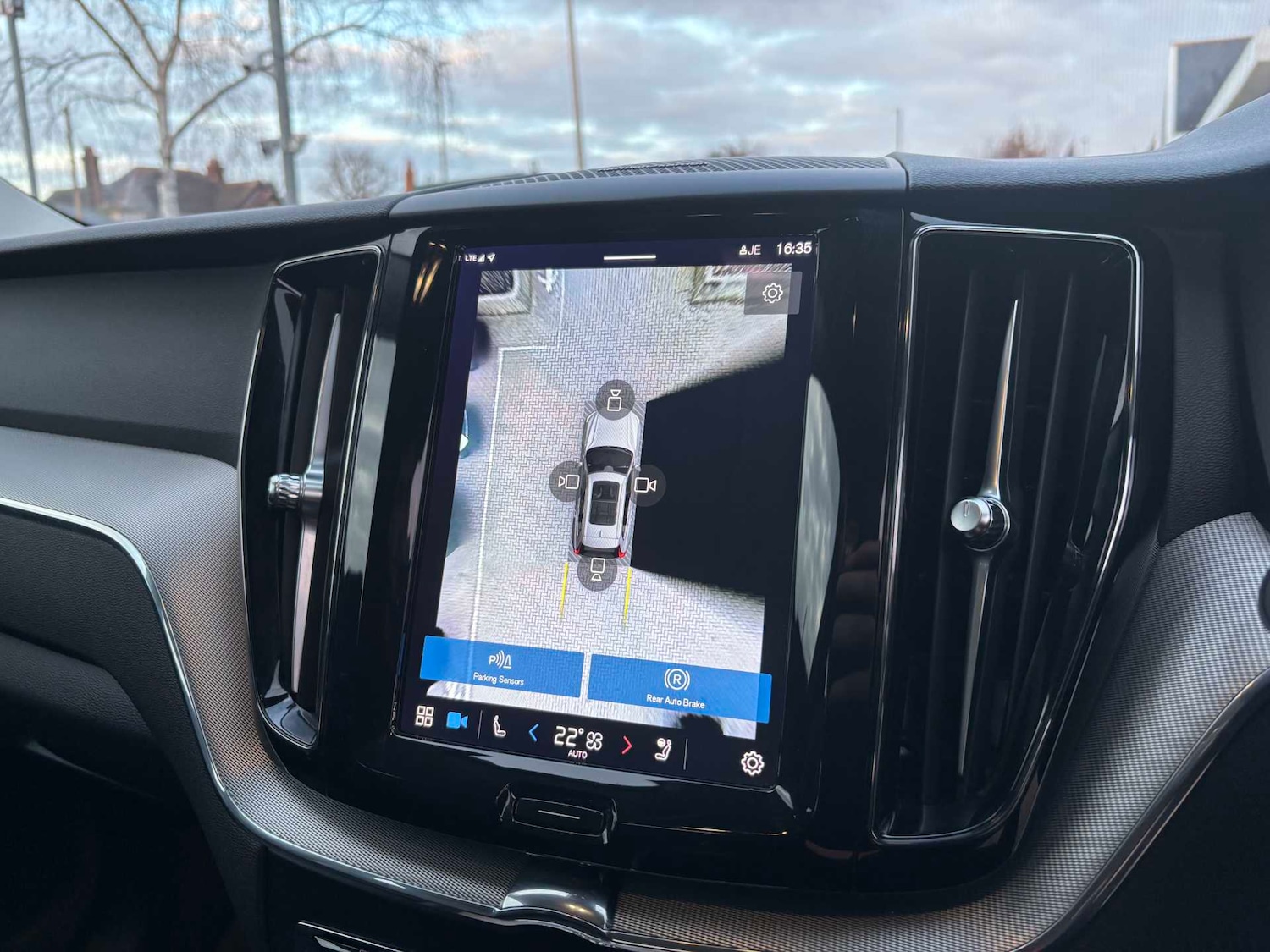 Used Volvo XC60 2023 for sale - 77443641: Photo 34