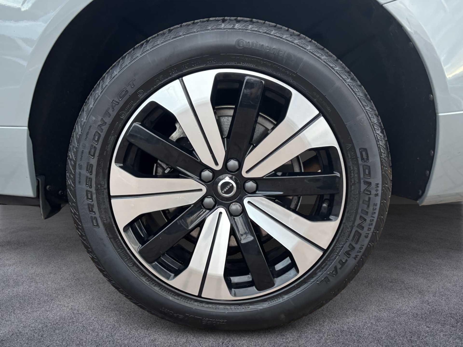 Used Volvo XC60 2023 for sale - 77443641: Photo 9