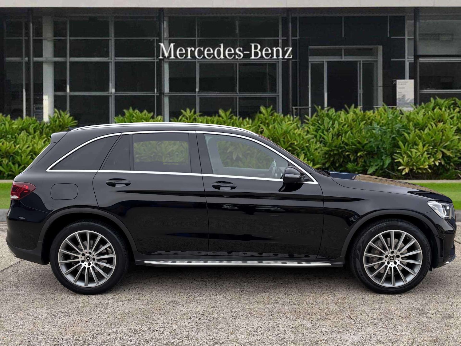 Used Mercedes-Benz GLC 2020 for sale - 76636627: Photo 2