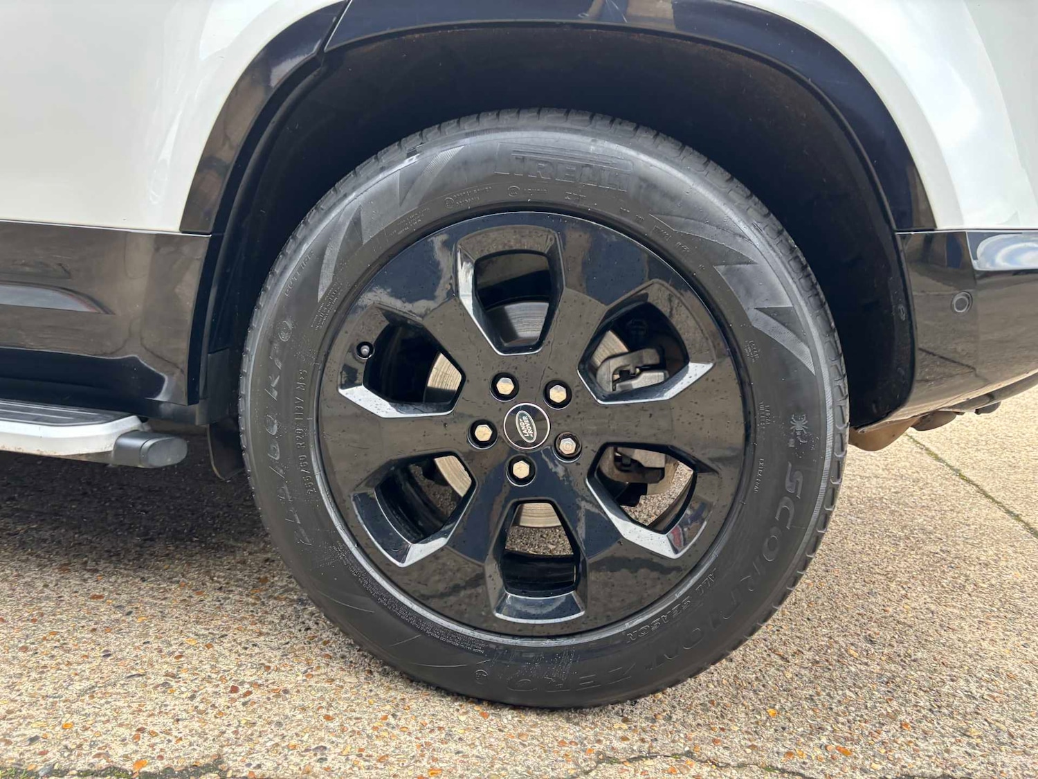 Used Land Rover Defender 2022 for sale - 77270181: Photo 11