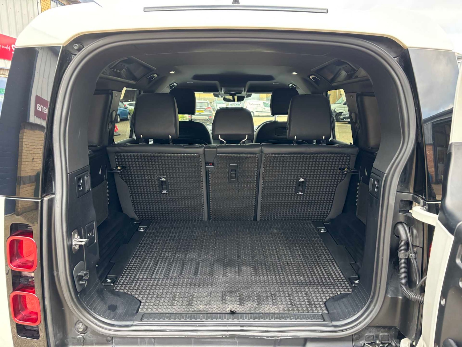 Used Land Rover Defender 2022 for sale - 77270181: Photo 17