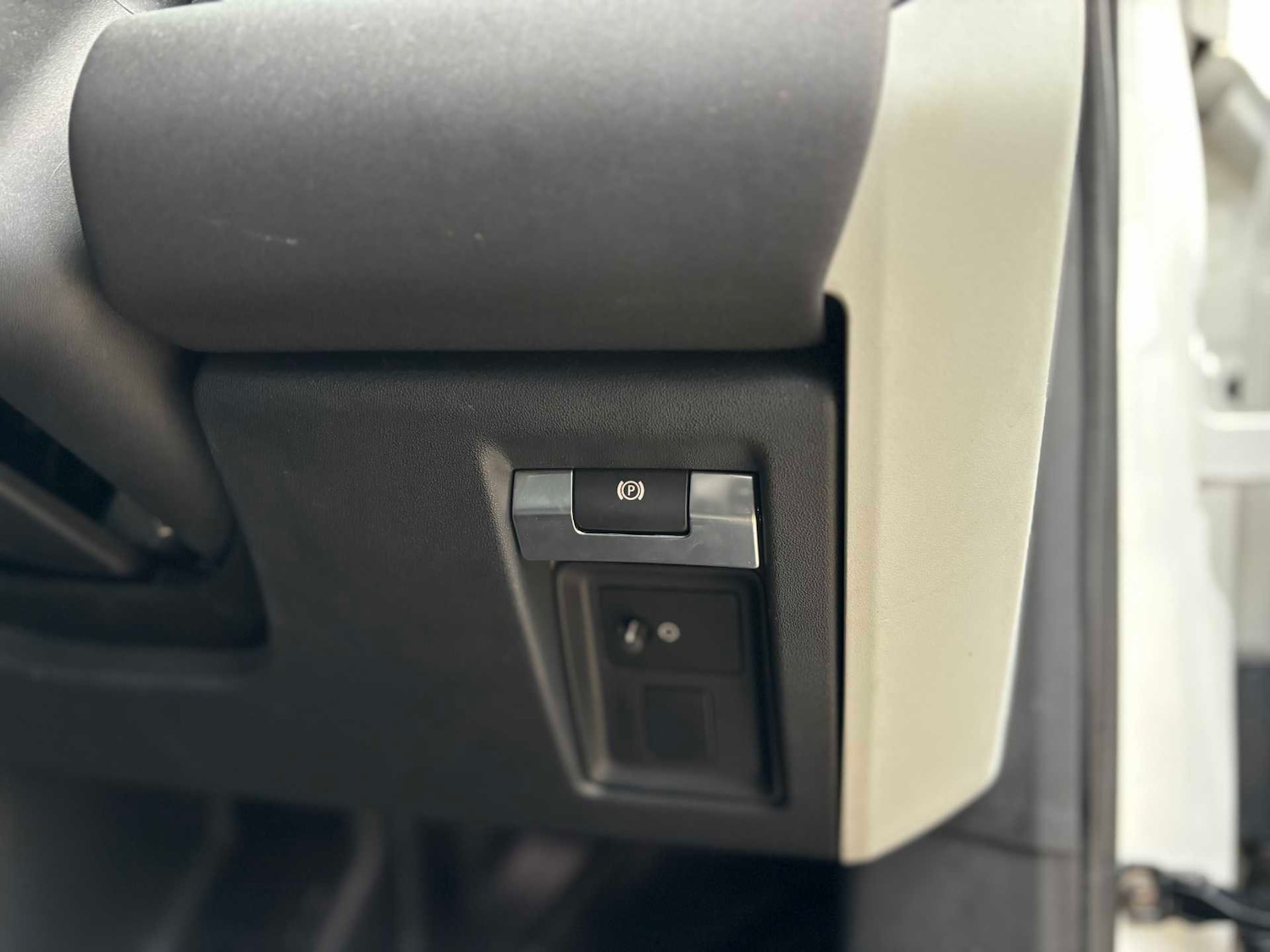 Used Land Rover Defender 2022 for sale - 77270181: Photo 19