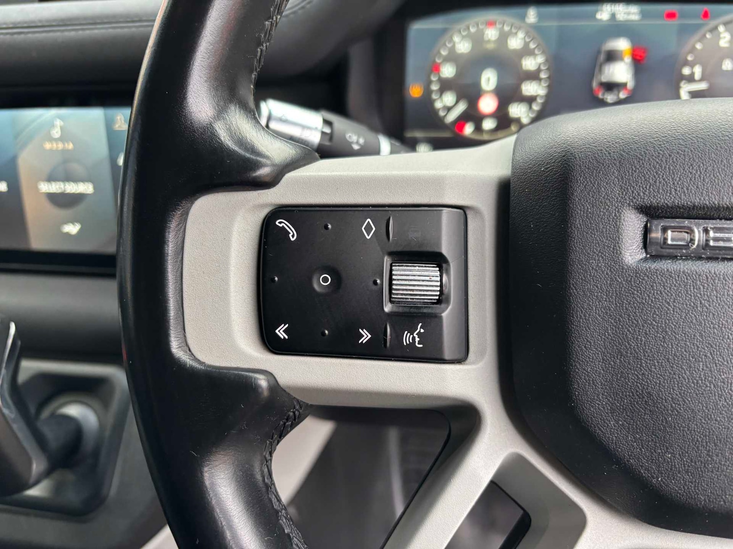 Used Land Rover Defender 2022 for sale - 77270181: Photo 21