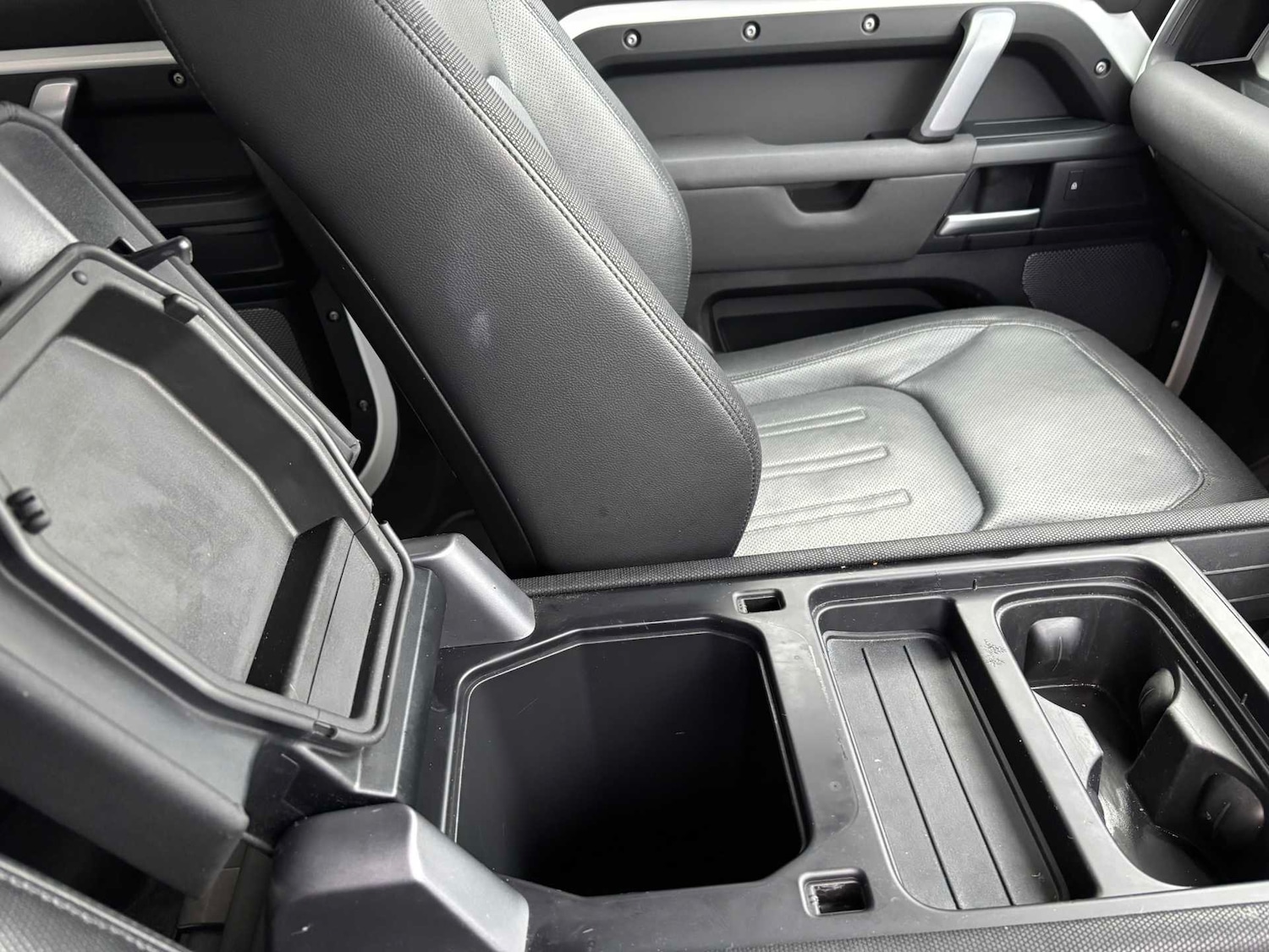 Used Land Rover Defender 2022 for sale - 77270181: Photo 27