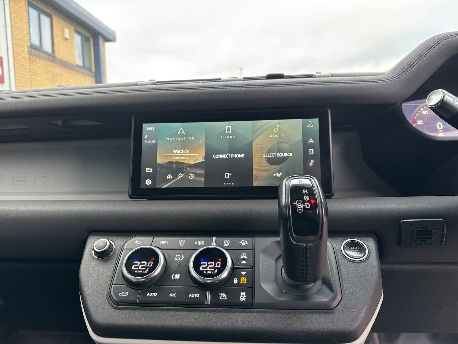 Used Land Rover Defender 2022 for sale - 77270181: Photo 28