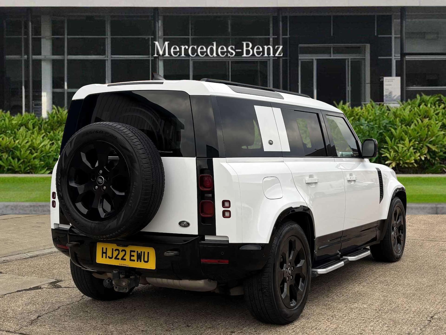 Used Land Rover Defender 2022 for sale - 77270181: Photo 3