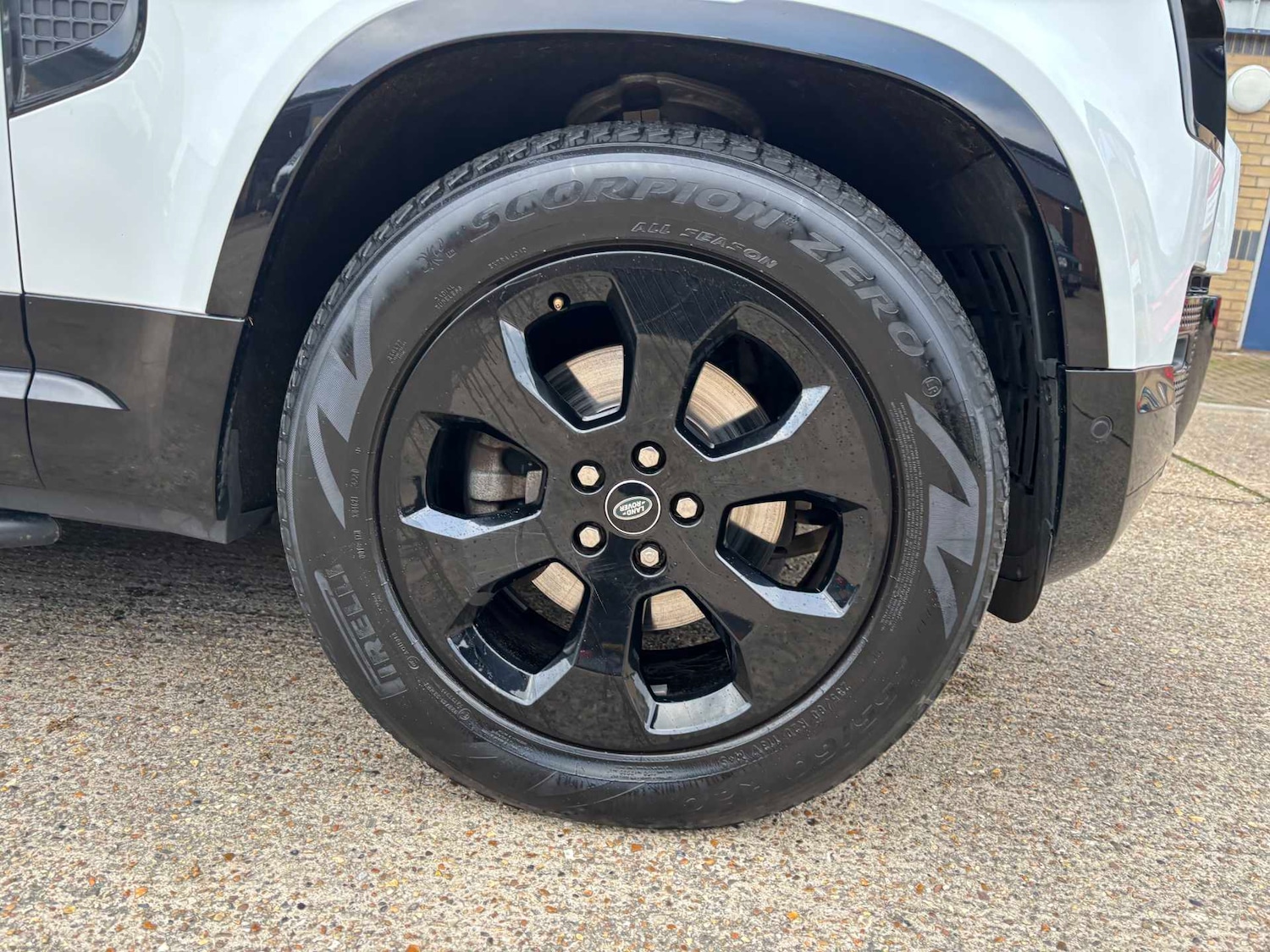 Used Land Rover Defender 2022 for sale - 77270181: Photo 9