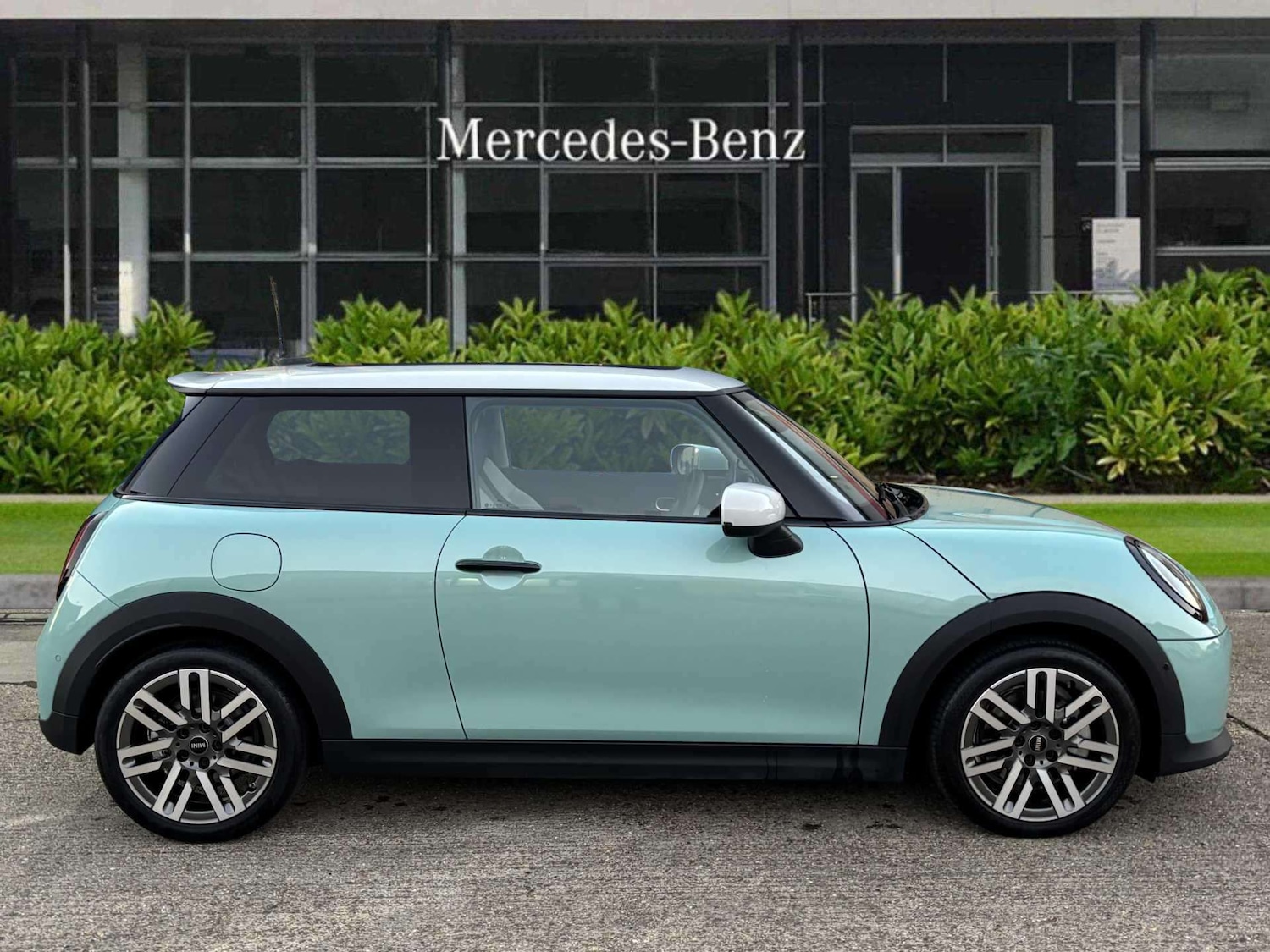 Used MINI Cooper 2025 for sale - 76902468: Photo 2