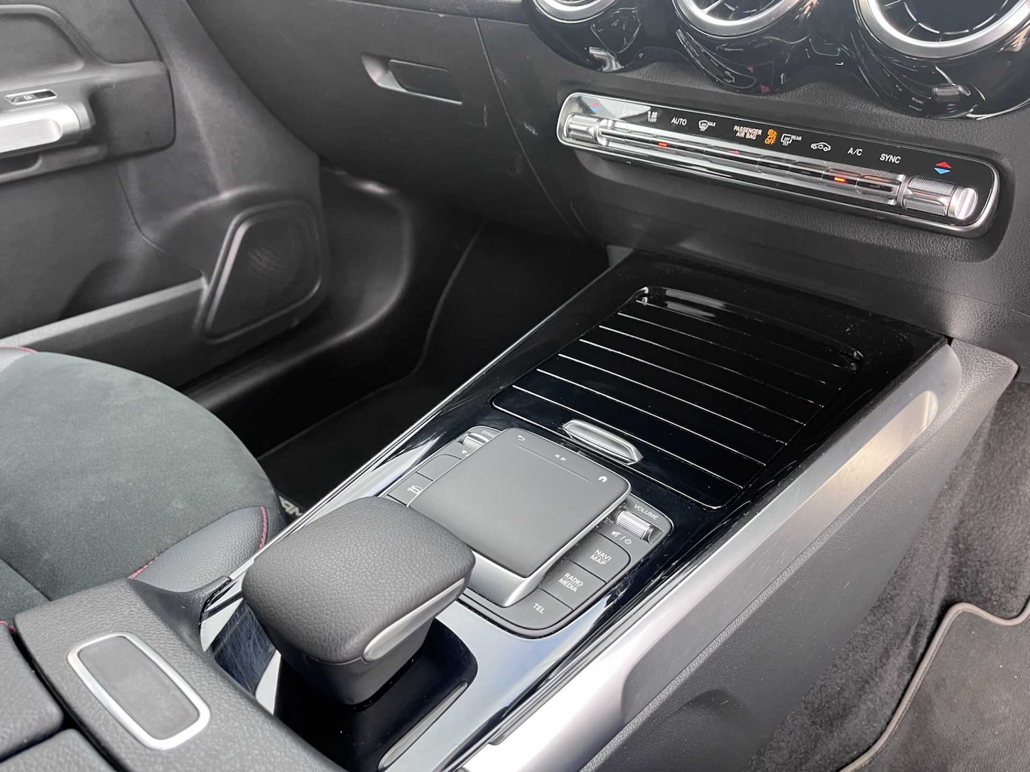 Used Mercedes-Benz GLB 2022 for sale - 76411357: Photo 26