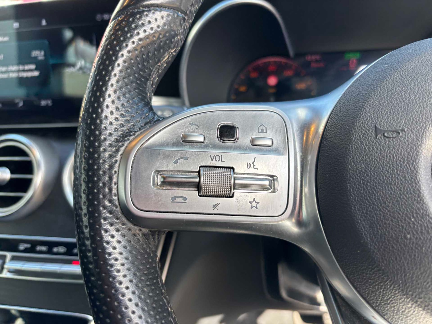 Used Mercedes-Benz C Class 2019 for sale - 77913958: Photo 15