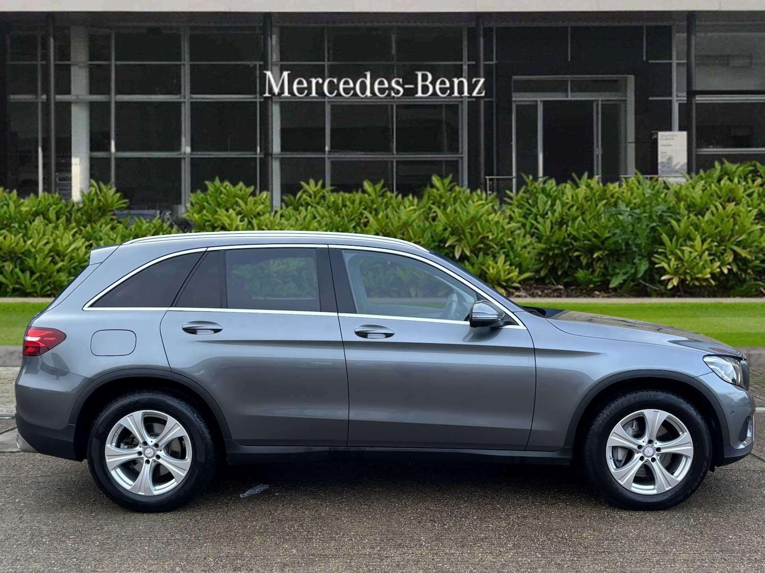 Used Mercedes-Benz GLC 2016 for sale - 76875762: Photo 2
