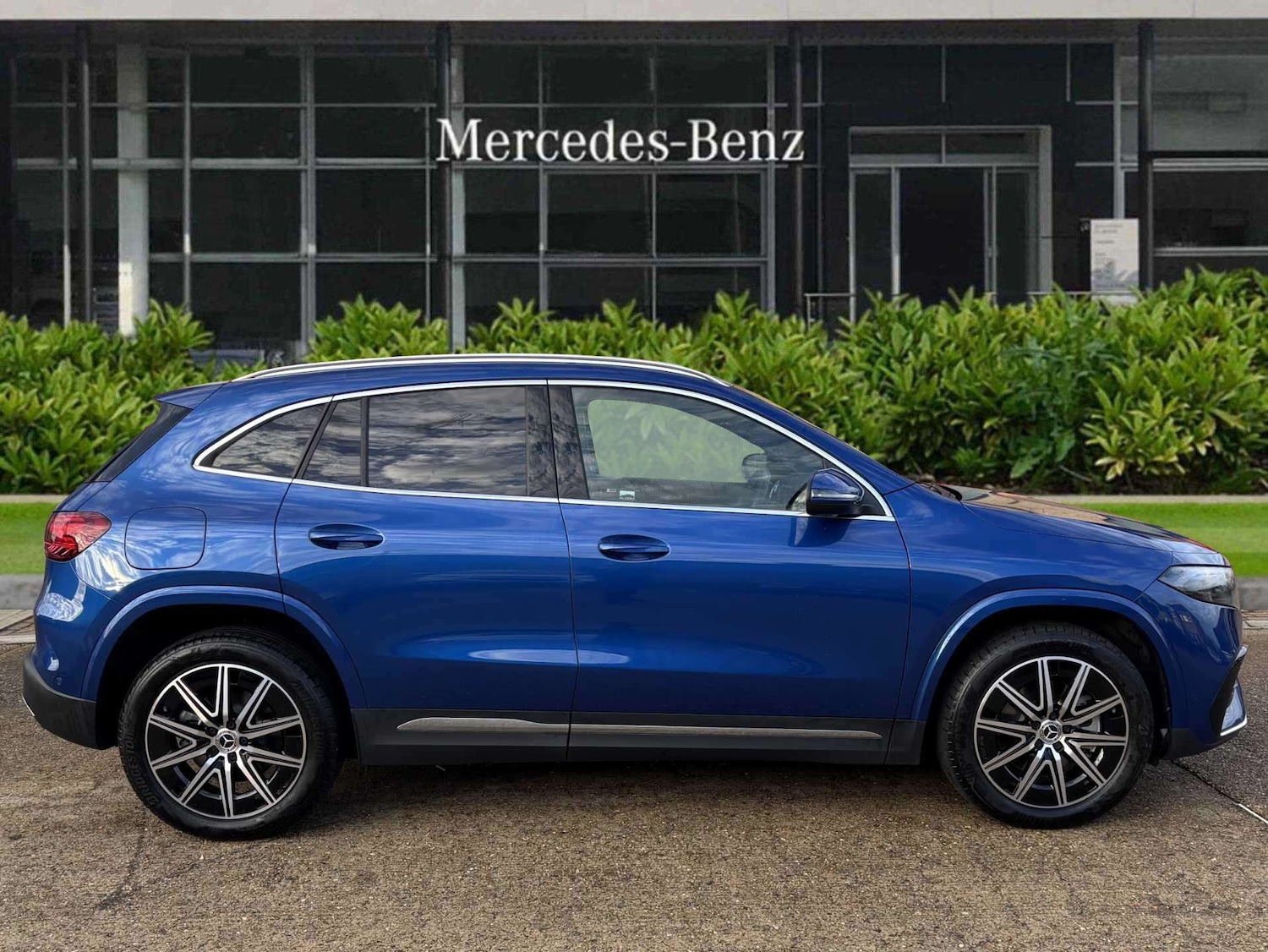 Used Mercedes-Benz EQA 2024 for sale - 76310832: Photo 2