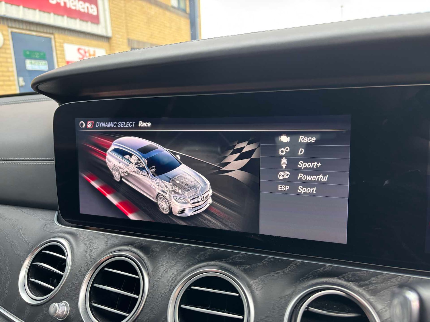 Used Mercedes-Benz E Class 2020 for sale - 76967879: Photo 33