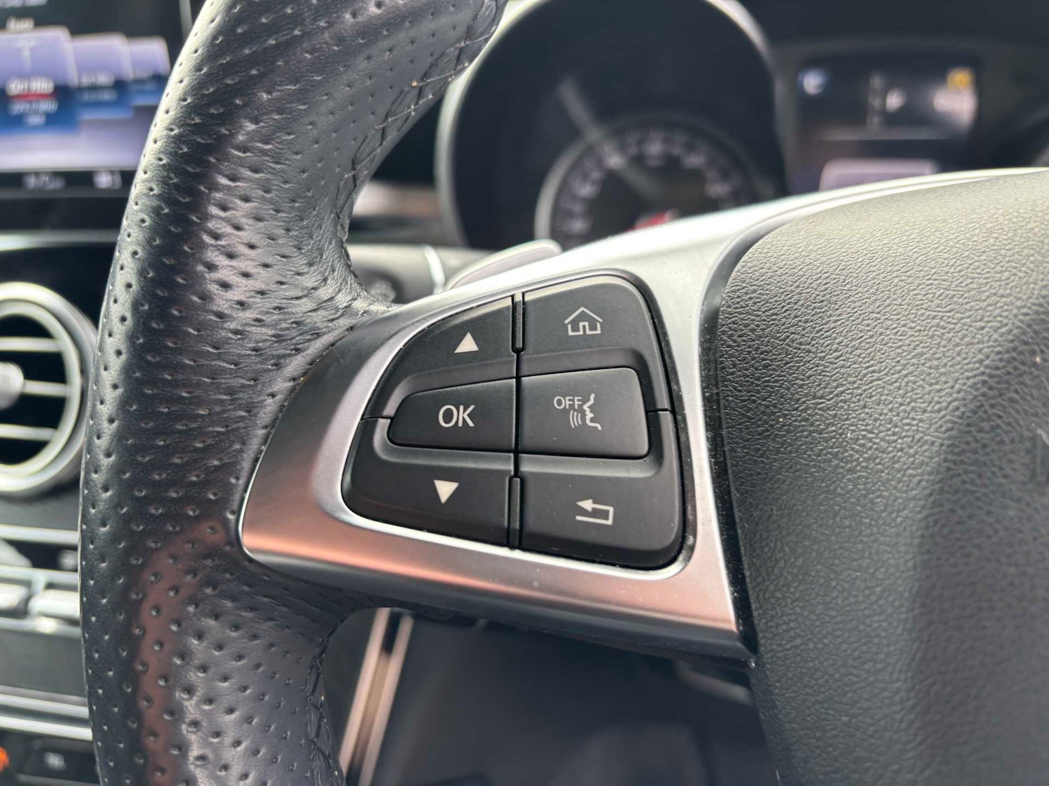 Used Mercedes-Benz GLC 2018 for sale - 78077041: Photo 15