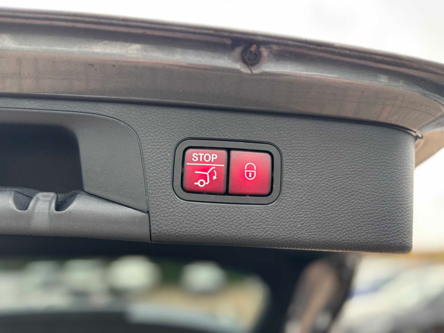 Used Mercedes-Benz GLC 2018 for sale - 78077041: Photo 28