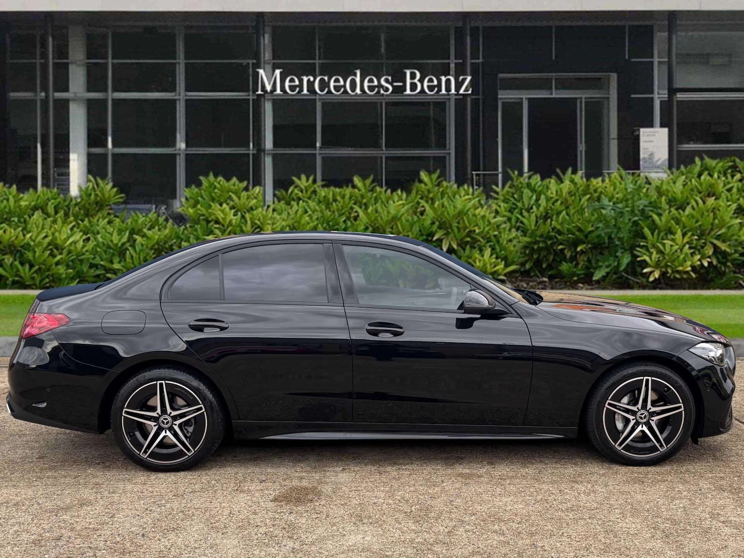 Used Mercedes-Benz C Class 2025 for sale - 76938199: Photo 2