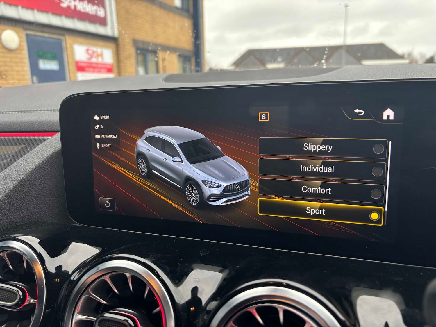 Used Mercedes-Benz GLA 2022 for sale - 77294152: Photo 33