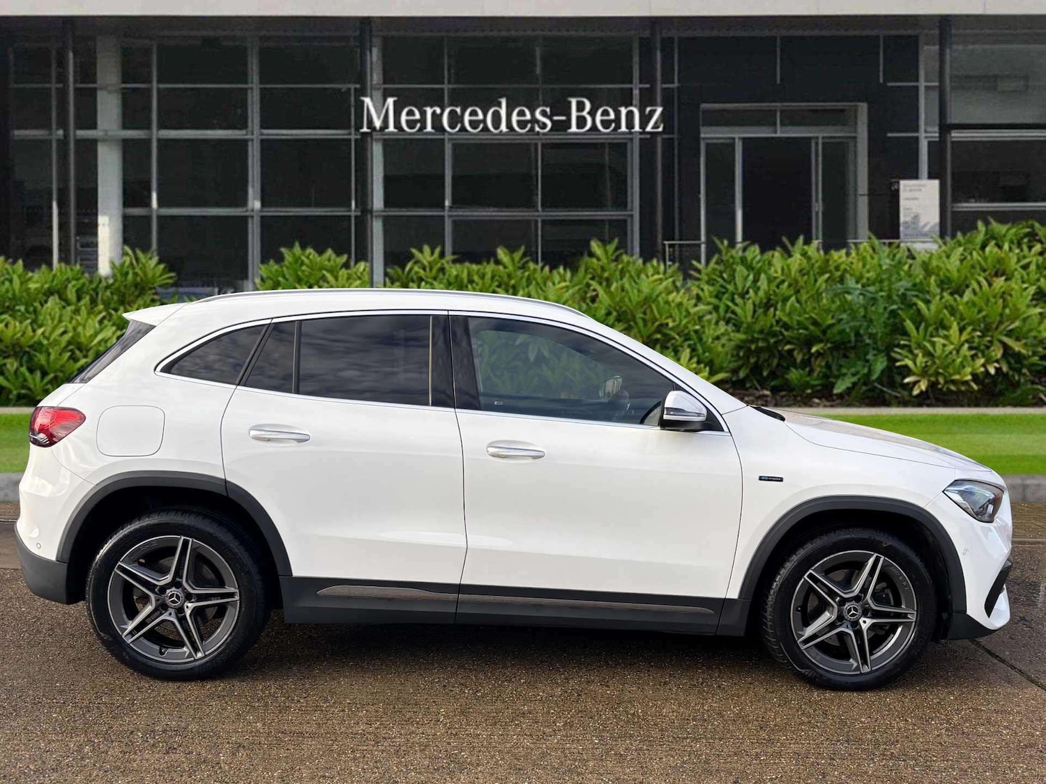 Used Mercedes-Benz GLA 2020 for sale - 76718251: Photo 2