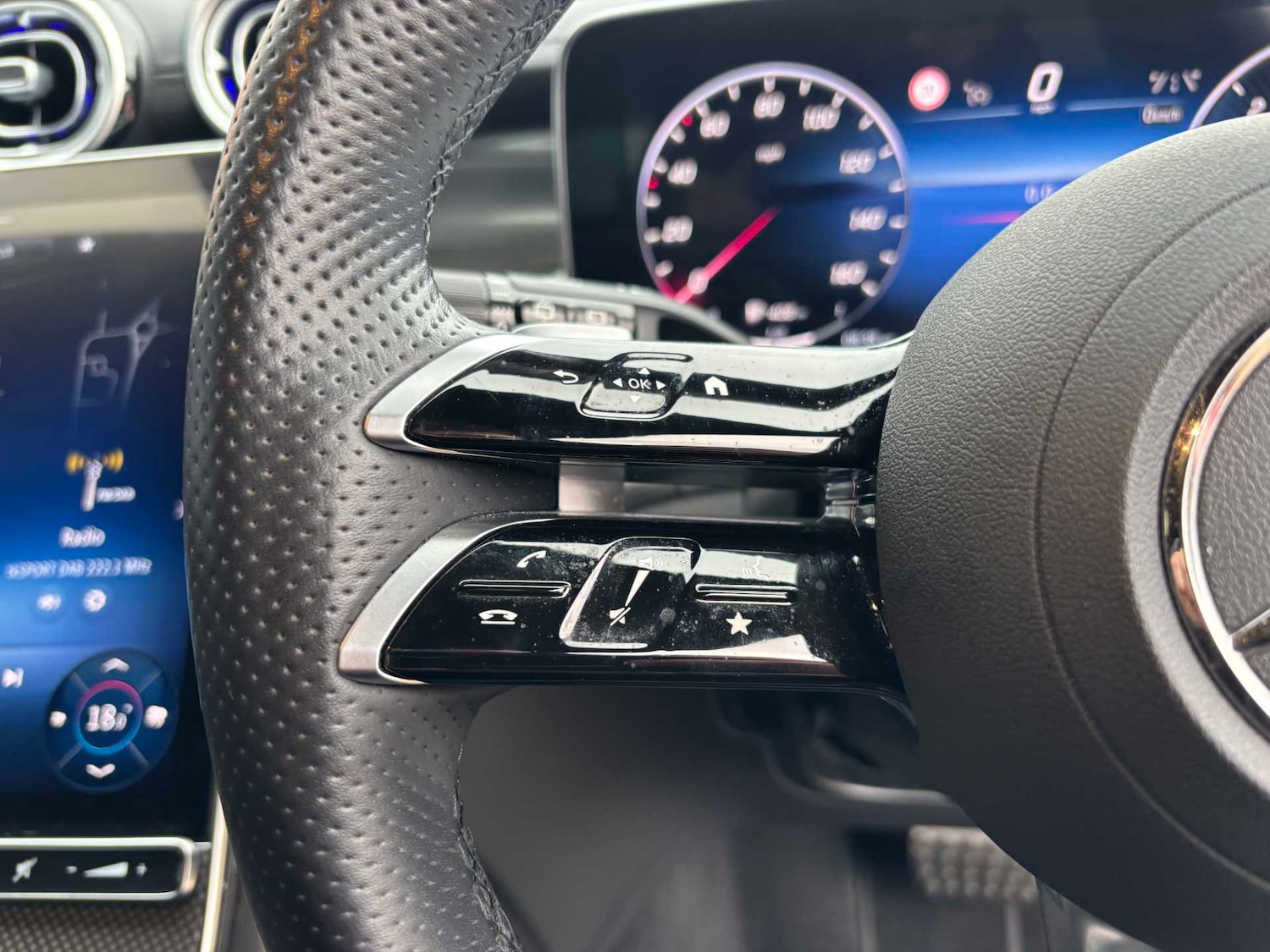 Used Mercedes-Benz GLC 2024 for sale - 77686540: Photo 15