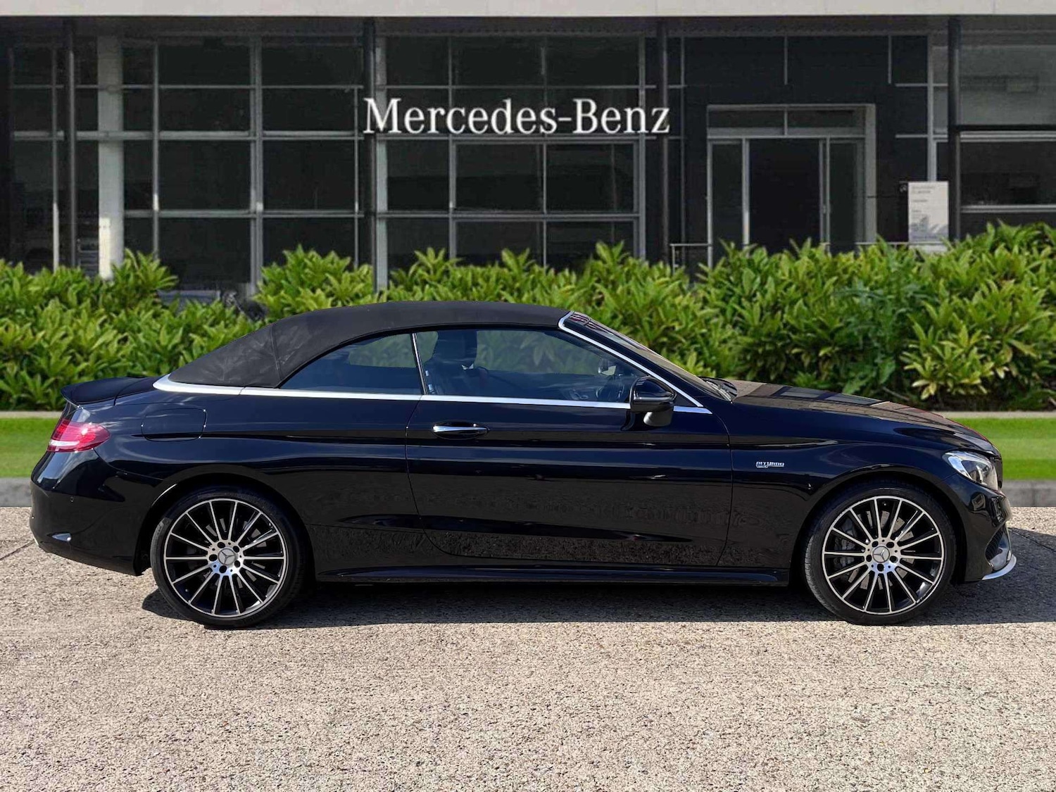 Used Mercedes-Benz C-Class 2018 for sale - 76096567: Photo 2