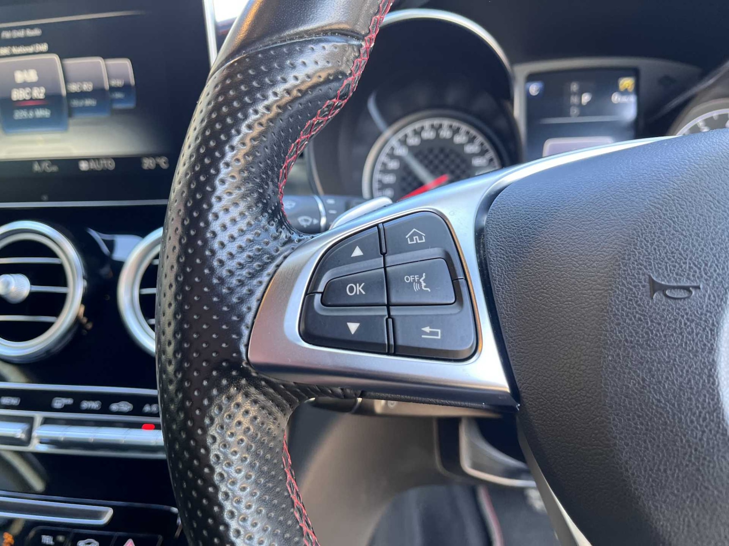 Used Mercedes-Benz C-Class 2018 for sale - 76096567: Photo 22