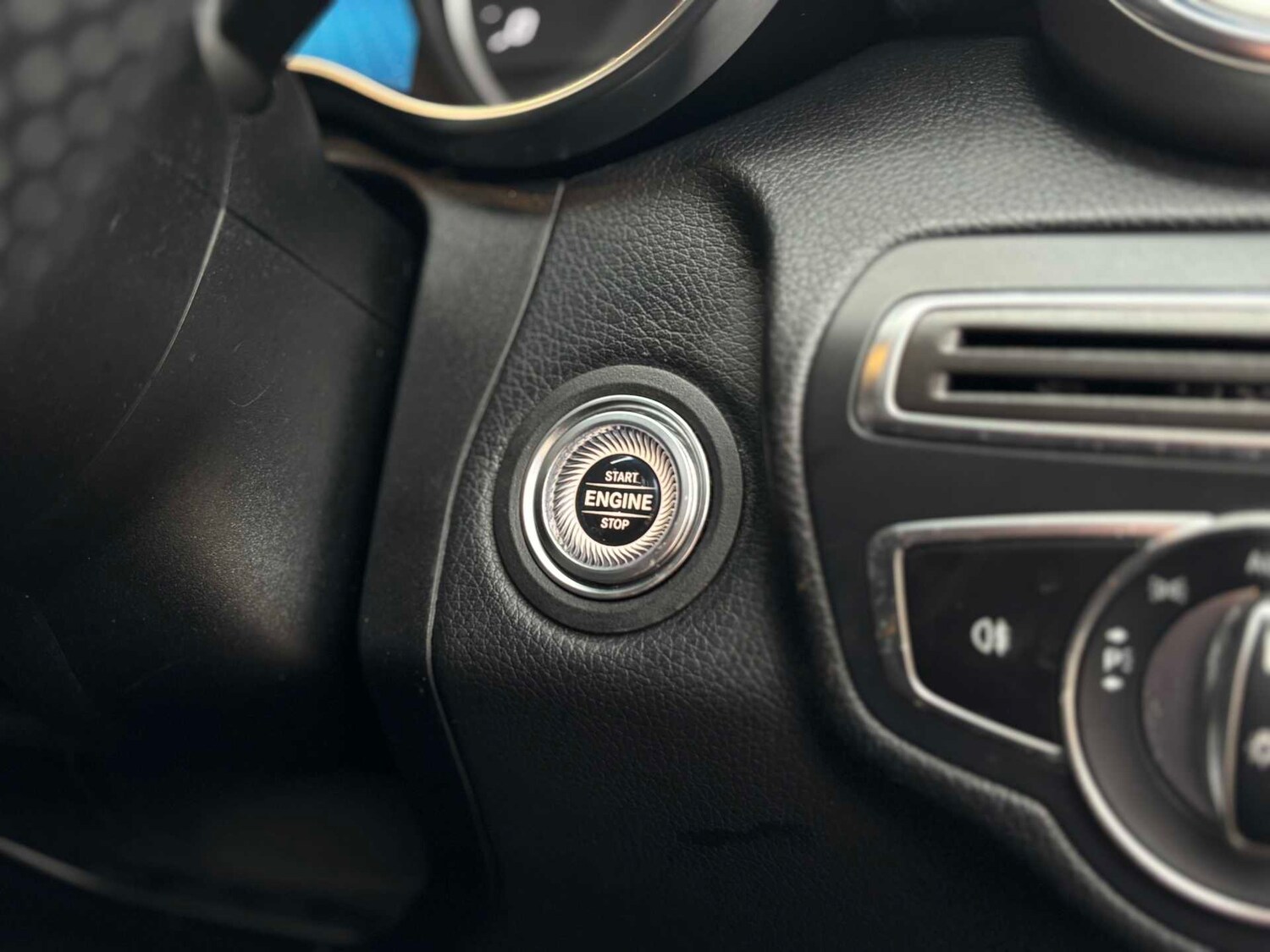 Used Mercedes-Benz C Class 2019 for sale - 77615388: Photo 25