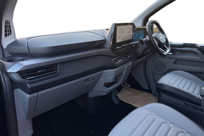 Used Ford Tourneo Custom 2025 for sale - 77093840: Photo 4