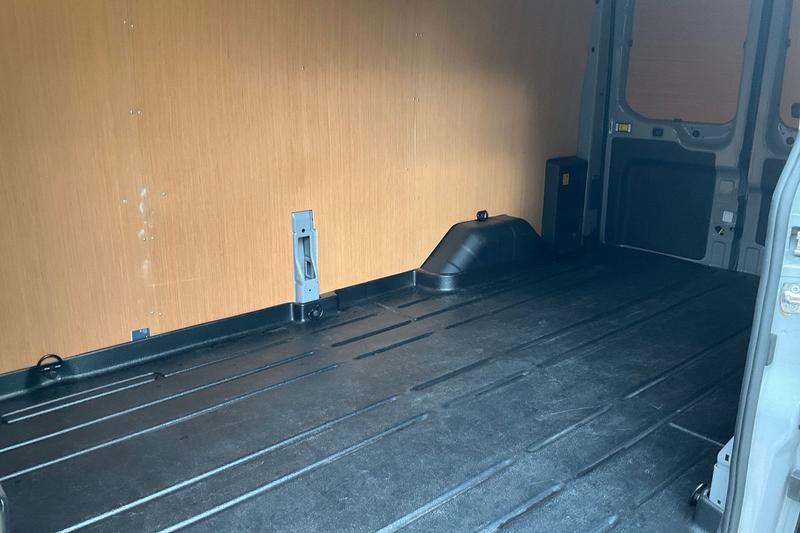 Used Ford E-Transit 2025 for sale - 76209362: Photo 5