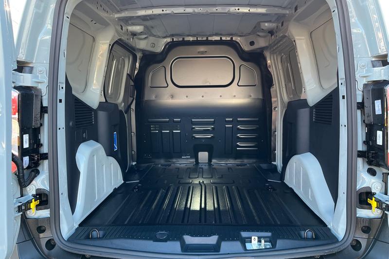 Used Ford E-Transit Courier 2025 for sale - 77367577: Photo 6