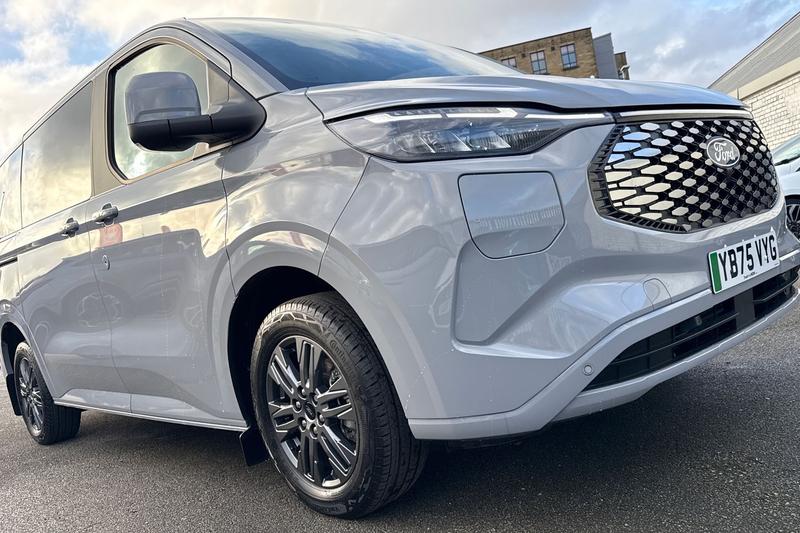 Used Ford Tourneo Custom 2025 for sale - 77354451: Photo 18