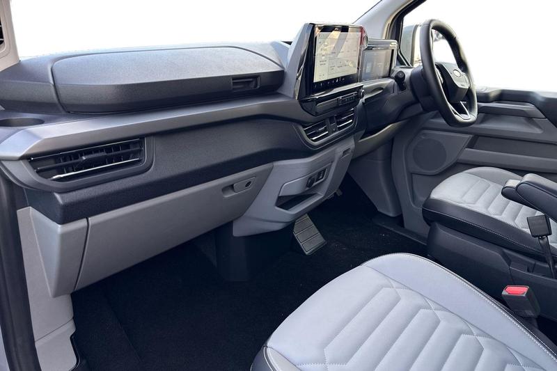 Used Ford Tourneo Custom 2025 for sale - 77354451: Photo 3