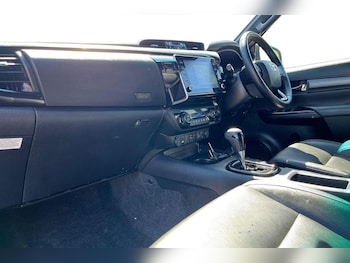 Used Toyota Hilux 2023 for sale - 78753546: Photo