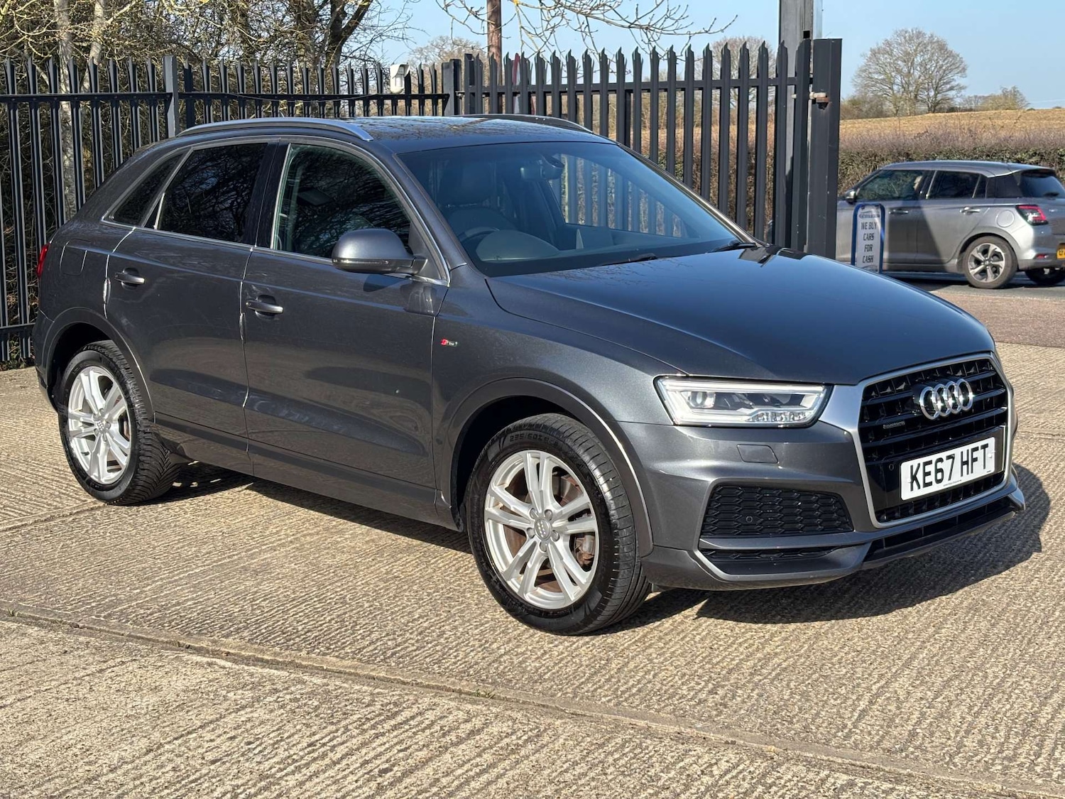 Used Audi Q3 2017 for sale - 77664917: Photo 3