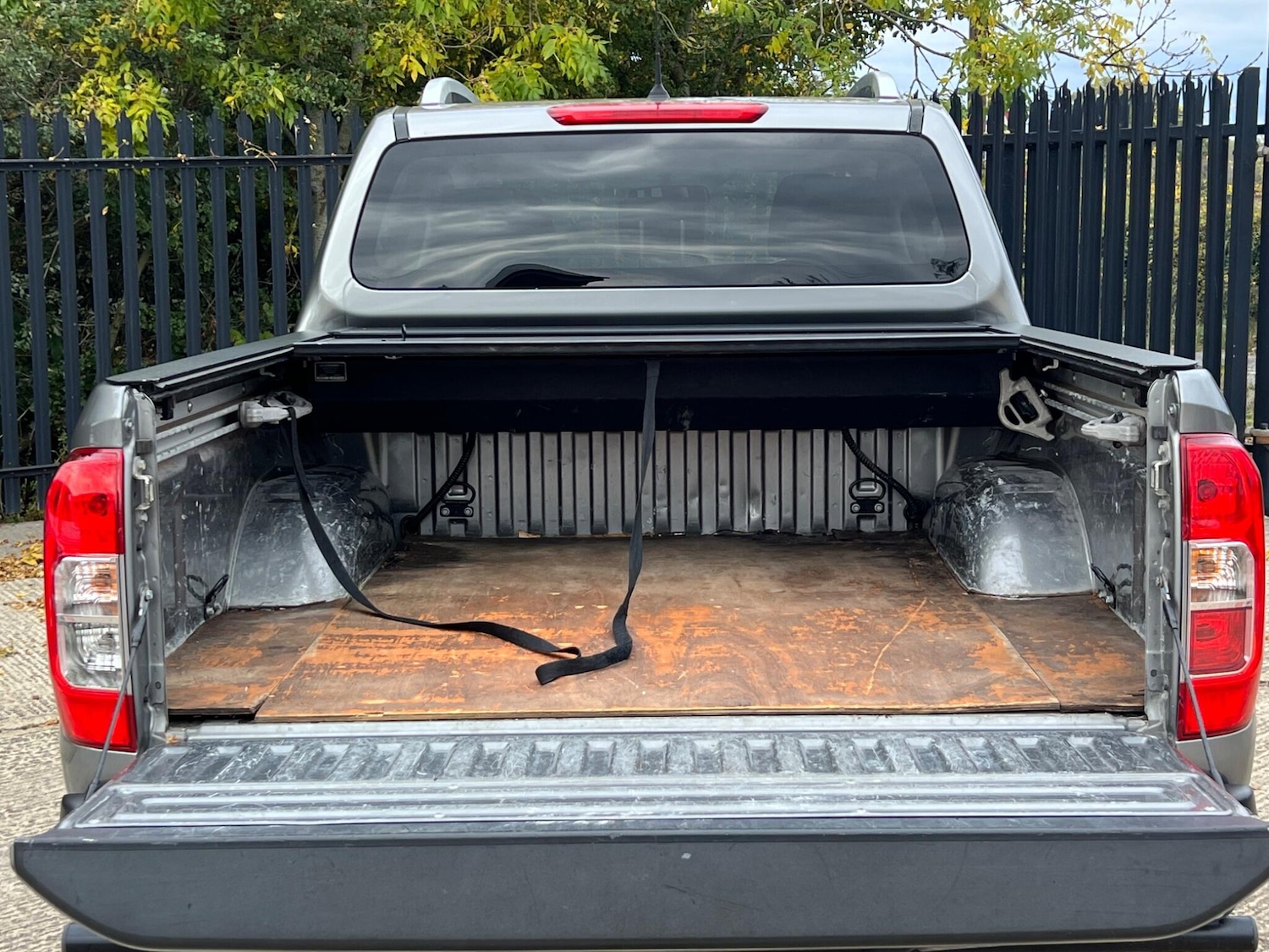 Used Nissan Navara 2020 for sale - 76283200: Photo 8