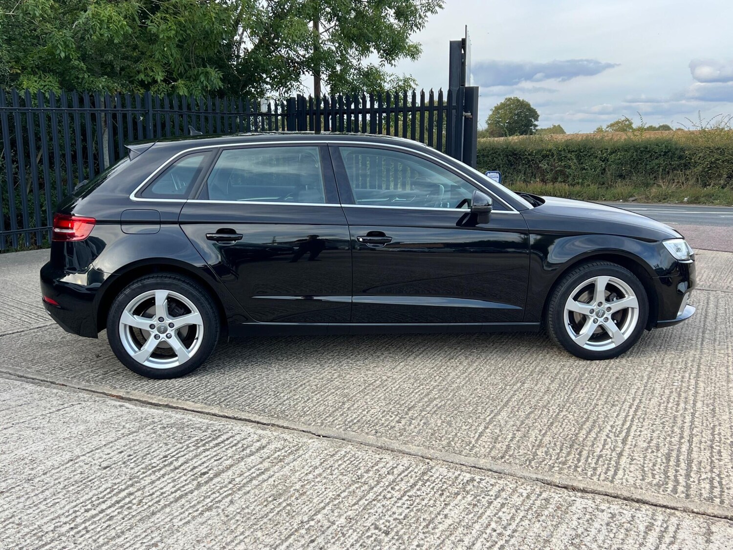 Used Audi A3 2018 for sale - 76060289: Photo 28