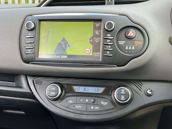 Used Toyota Yaris 2018 for sale - 79491247: Photo
